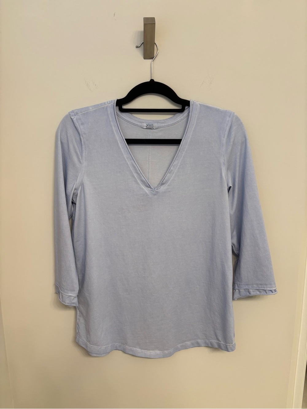 NWOT Nic + Zoe Light Blue V-Neck 3/4 Sleeve Top